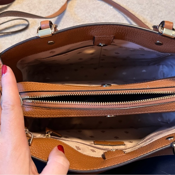 Kate spade tan crossbody- like new condition! - Picture 5 of 8